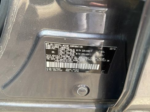 Used 2016 Toyota RAV4 LE image 29