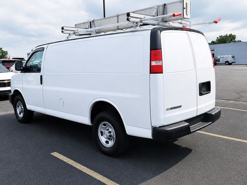 Used 2021 Chevrolet Express 2500 w/ Driver Convenience Package RWD image 4