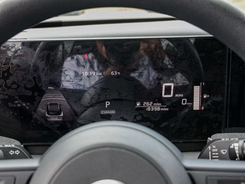 Used 2025 Nissan Kicks SV FWD image 25