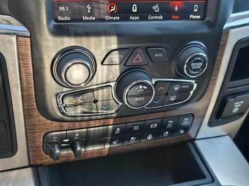 Used 2018 RAM 3500 Laramie AWD/4WD image 11
