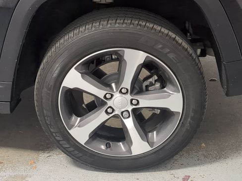 Used 2022 Jeep Grand Cherokee Limited 4xe image 22