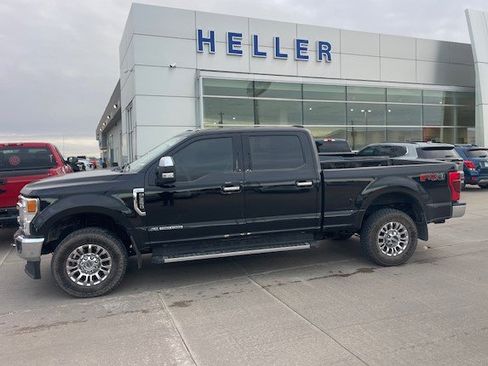 Used 2022 Ford F350 XLT w/ XLT Premium Package image 3