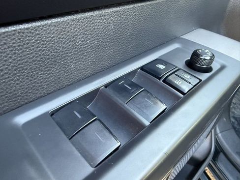 Used 2022 Toyota Tundra SR5 image 10