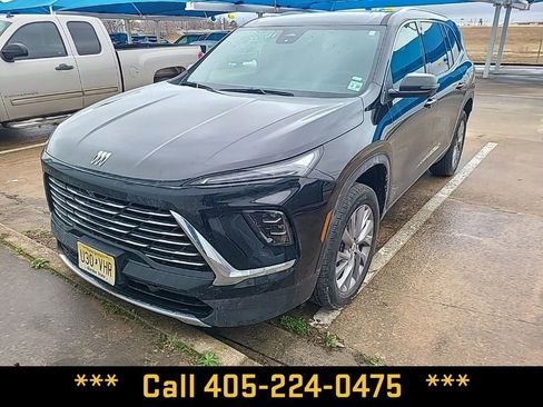 Used 2025 Buick Enclave Preferred image 1