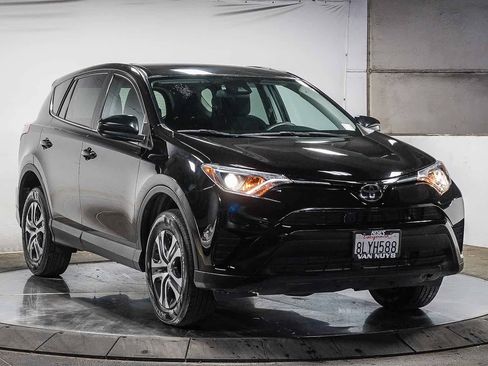 Certified 2018 Toyota RAV4 LE image 3