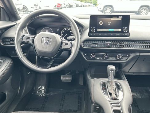 Used 2025 Honda HR-V Sport image 2
