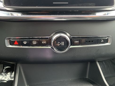 Used 2025 Volvo XC90 B6 Plus image 29