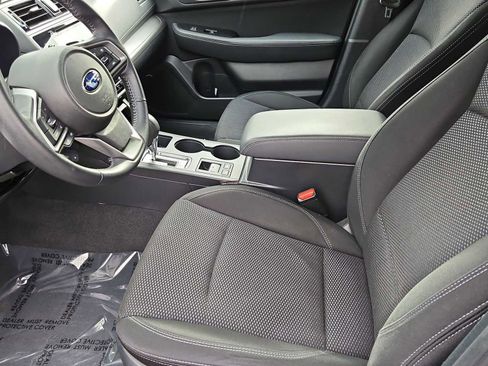 Used 2018 Subaru Outback 2.5i Premium image 17