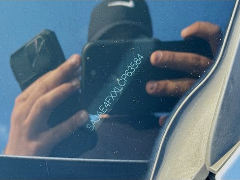 Used 2020 Jaguar XE S image 37