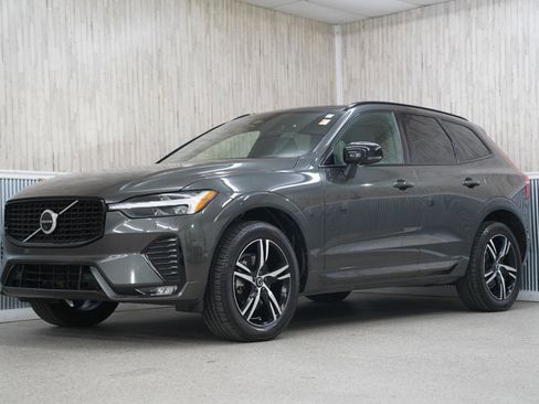 Used 2022 Volvo XC60 B5 R-Design w/ Advanced Package image 4