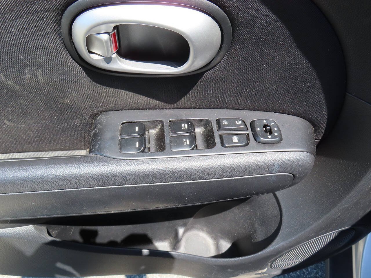 Used 2014 Kia Soul FWD image 20