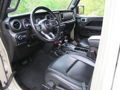 Used 2022 Jeep Wrangler Unlimited Rubicon 4xe w/ Cold Weather Group AWD/4WD image 21