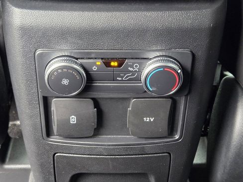 Used 2022 Ford Explorer XLT w/ Equipment Group 202A image 18