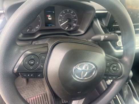 Used 2025 Toyota Corolla LE image 19