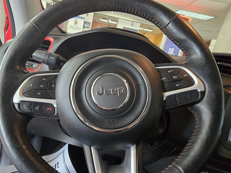 Used 2020 Jeep Renegade Trailhawk w/ Cold Weather Group AWD/4WD image 19