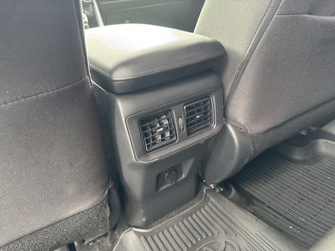 Used 2023 Toyota RAV4 LE AWD/4WD image 17