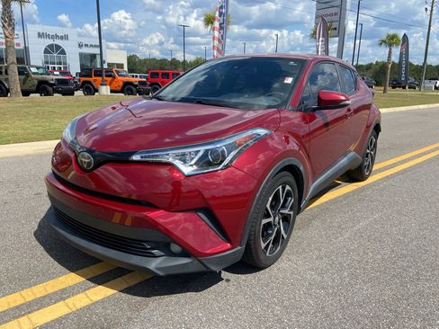 Used 2018 Toyota C-HR XLE image 4