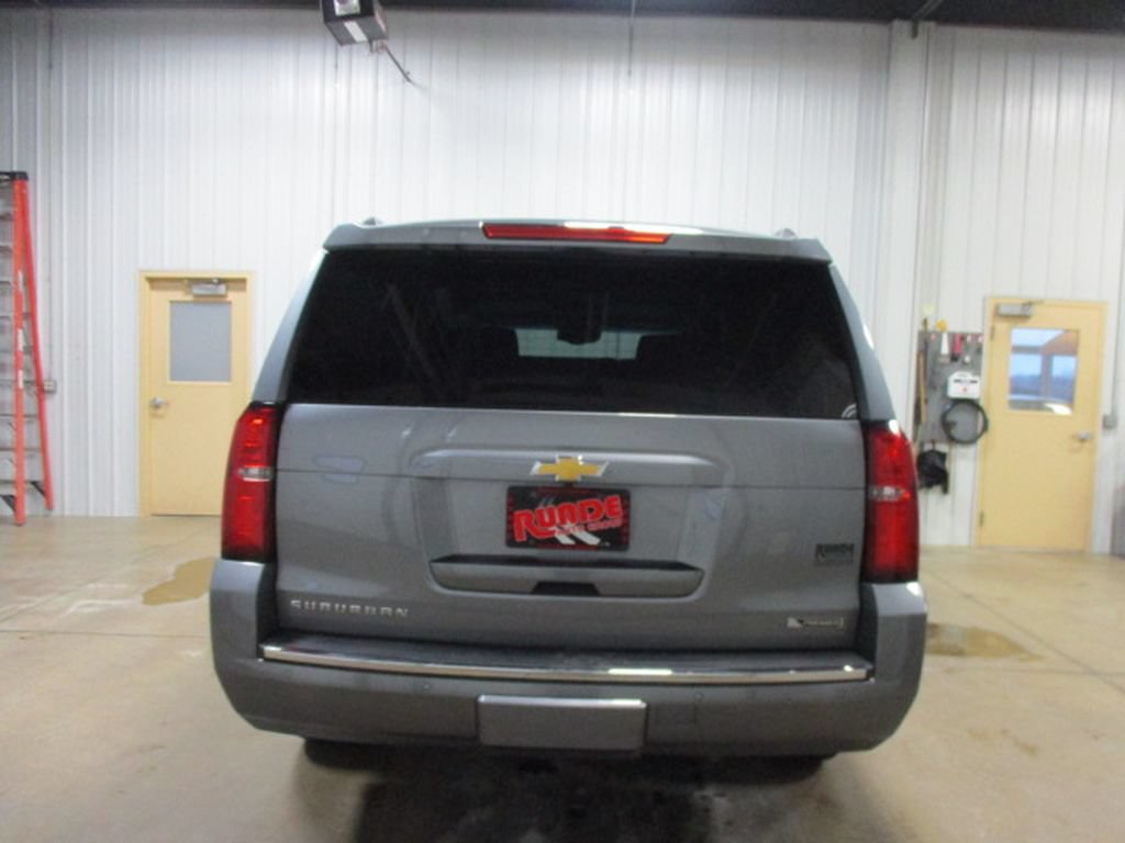 Used 2018 Chevrolet Suburban Premier AWD/4WD image 7