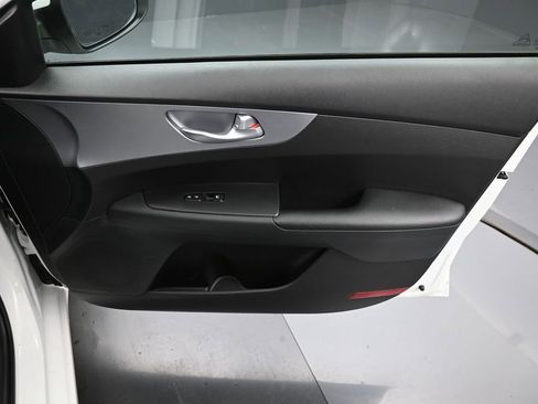 Used 2022 Kia Forte LXS FWD image 31