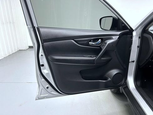 Used 2018 Nissan Rogue SL w/ Premium Package AWD/4WD image 9