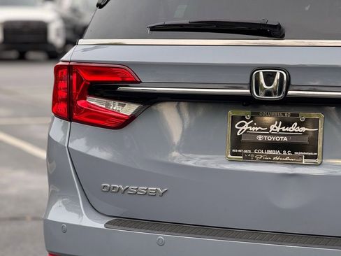 Used 2023 Honda Odyssey Touring image 14