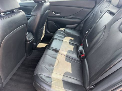 Used 2023 Hyundai Elantra Limited FWD image 14