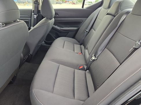 Used 2025 Nissan Altima 2.5 SV image 27