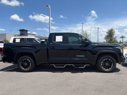 Used 2022 Toyota Tundra SR5 w/ SR5 Premium Package RWD image 2