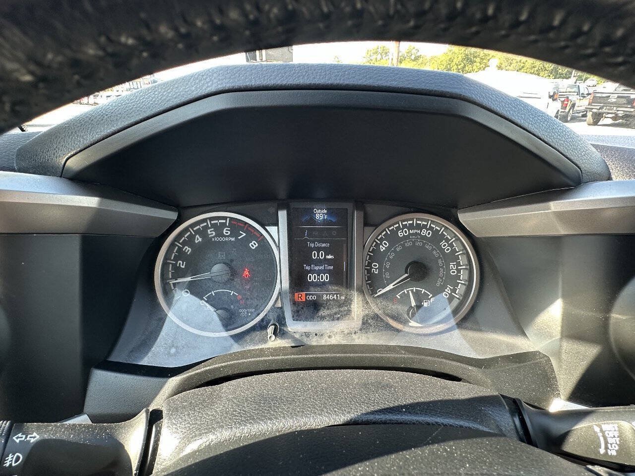 Used 2021 Toyota Tacoma SR5 AWD/4WD image 14