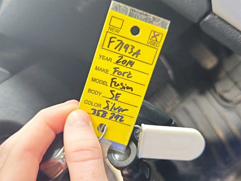 Used 2014 Ford Fusion SE w/ Equipment Group 202A image 13