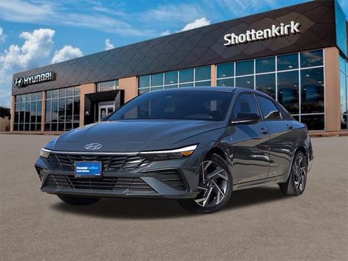 Certified 2025 Hyundai Elantra Sport image 1