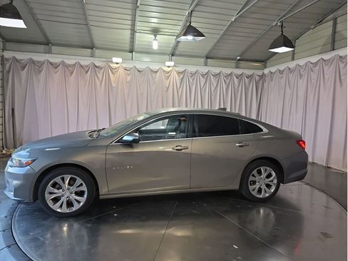 Used 2017 Chevrolet Malibu Premier image 4