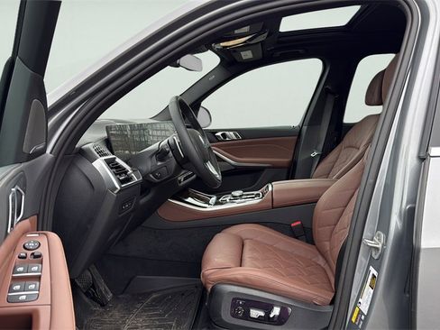 Used 2026 BMW X5 xDrive50e w/ Climate Comfort Package image 23