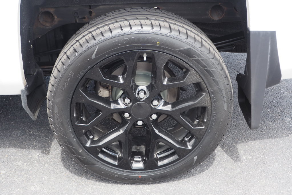Used 2017 Chevrolet Silverado 1500 High Country AWD/4WD image 9