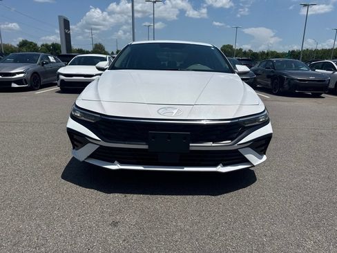 Used 2024 Hyundai Elantra SEL w/ Convenience Package FWD image 8