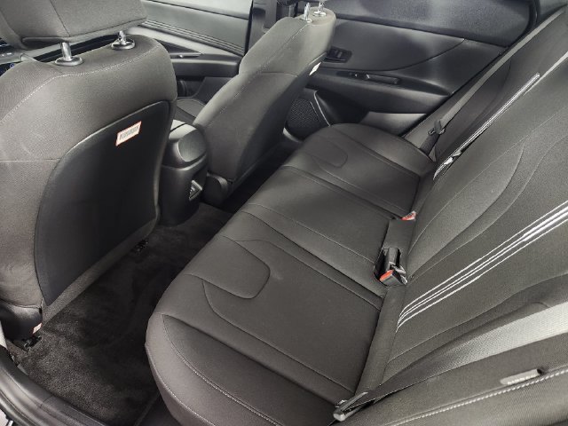 Certified 2025 Hyundai Elantra SEL FWD image 16