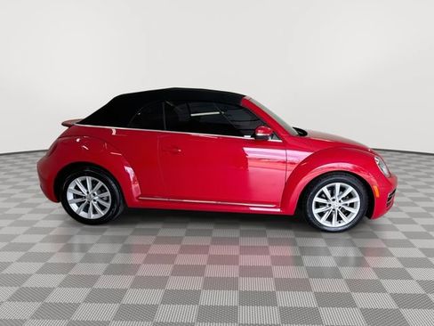 Used 2018 Volkswagen Beetle 2.0T S FWD image 12