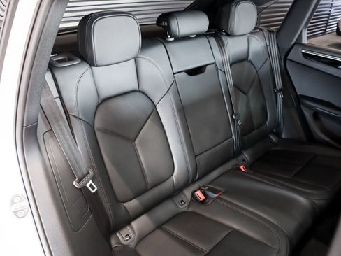 Used 2025 Porsche Macan image 6