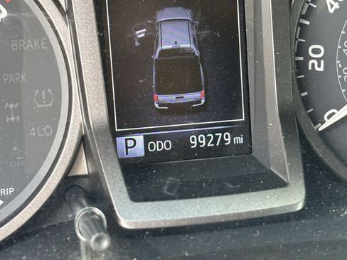 Used 2021 Toyota Tacoma TRD Sport w/ Technology Package image 7