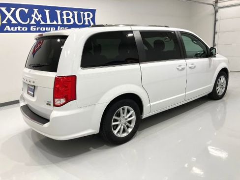 Used 2019 Dodge Grand Caravan SXT image 17