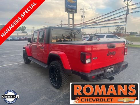 Used 2022 Jeep Gladiator Sport image 6