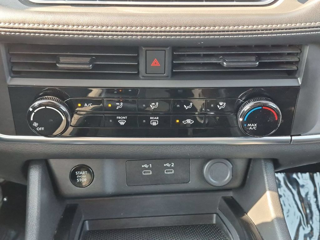 Used 2024 Nissan Rogue S AWD/4WD image 25