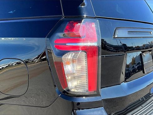 Used 2022 Chevrolet Tahoe Z71 w/ Luxury Package image 31