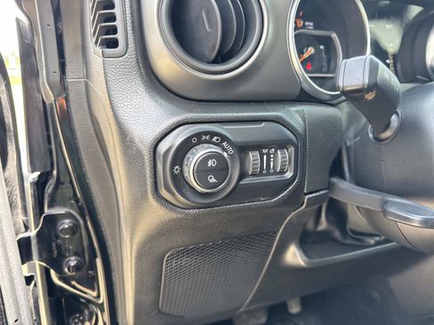 Used 2022 Jeep Gladiator Sport AWD/4WD image 20