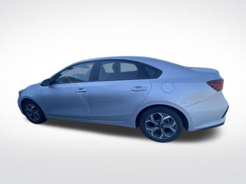Used 2021 Kia Forte LXS FWD image 3