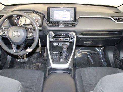 Used 2020 Toyota RAV4 LE image 27