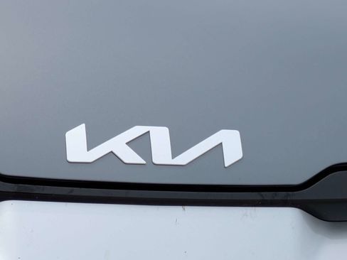 Used 2025 Kia Sportage EX FWD image 13