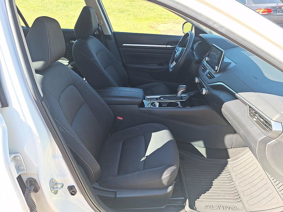Used 2022 Nissan Altima 2.5 SV w/ SV Premium Package FWD image 21