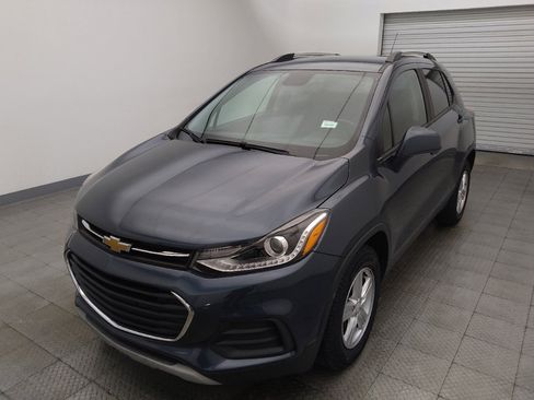 Used 2021 Chevrolet Trax LT w/ LT Convenience Package FWD image 15