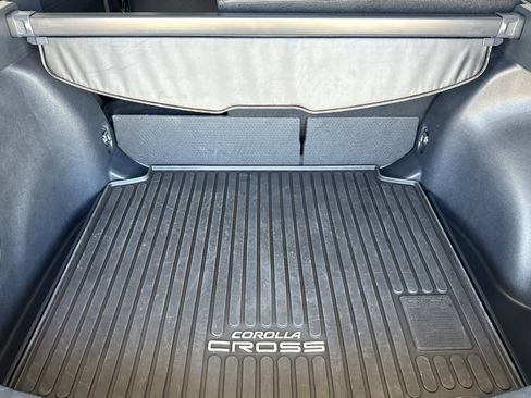 Certified 2023 Toyota Corolla Cross XLE w/ Convenience Package FWD image 14
